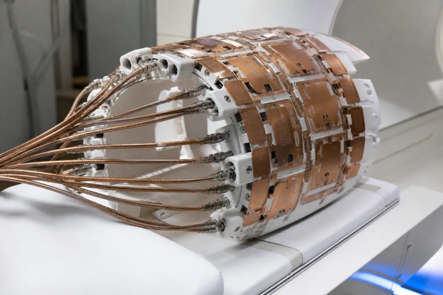 Parallel transmission in 7T MRI: how pTx controls RF fields